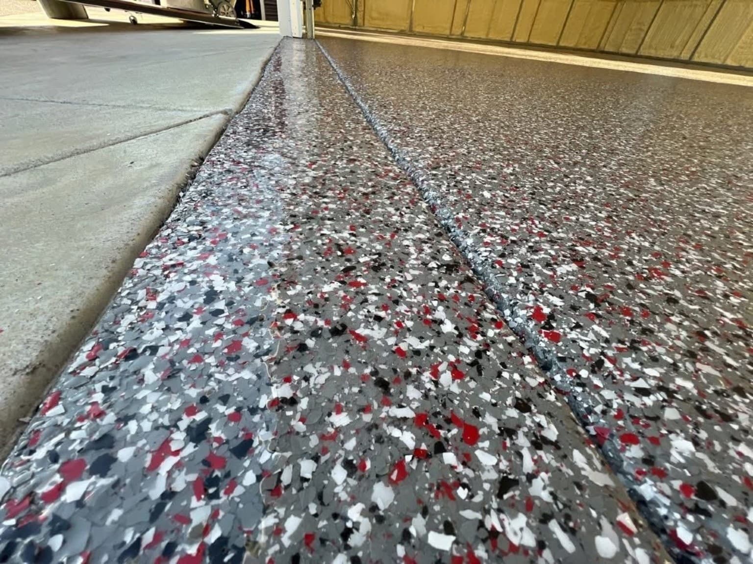 Design / Flakes vloercoating, beeld 2